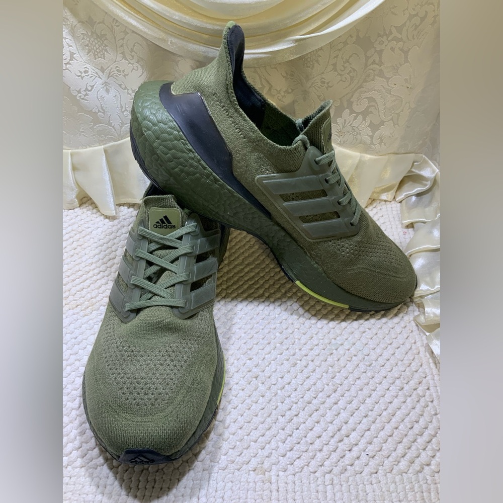 ADIDAS - Picture 2 of 12